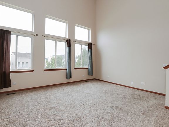 4th image of 39598 N Queensbury Ln
