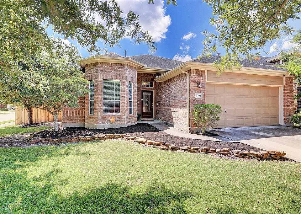 1st image of 2701 Park Springs Dr