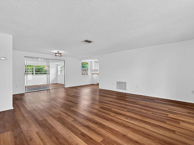8626 Robilina Rd — Photo 11
