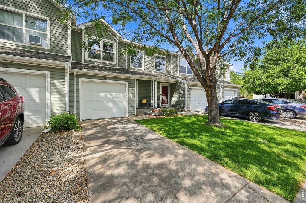 1684 Oak Creek Dr