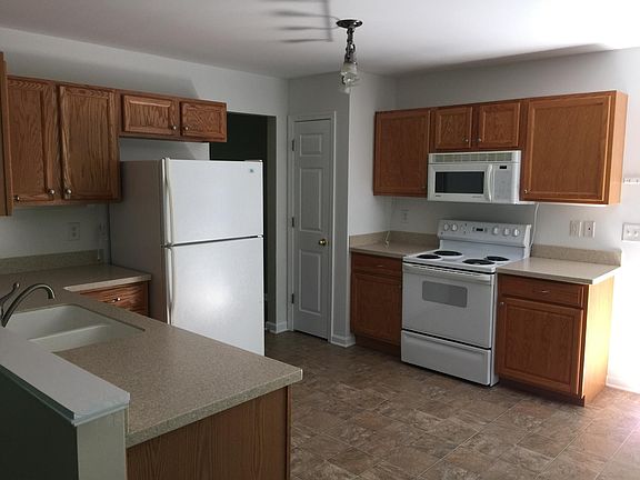 3rd image of 8158 Reagan Dr