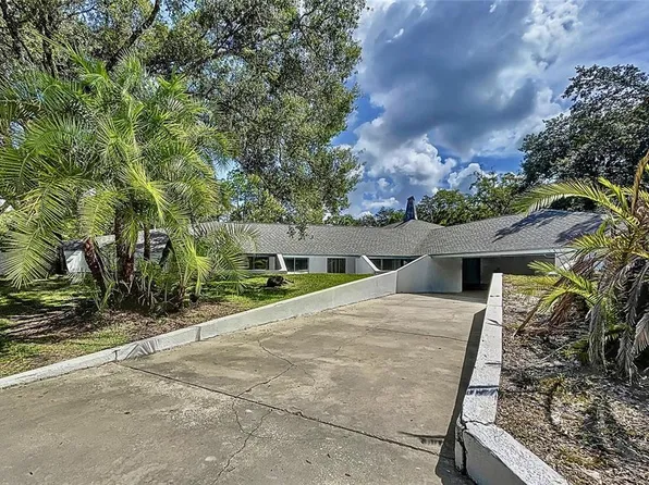 1906 Sunset Ln, Lutz, FL 33549