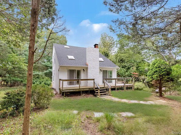 18 Norfolk Drive, Springs, NY 11937