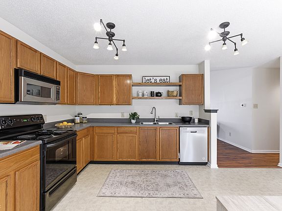 5th image of 8411 Wheatfield Dr