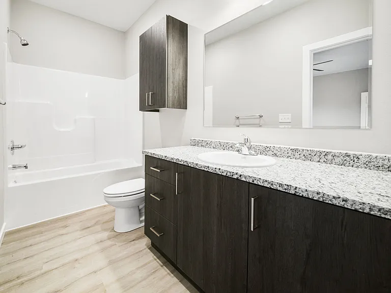 655 E Forest St — Photo 18