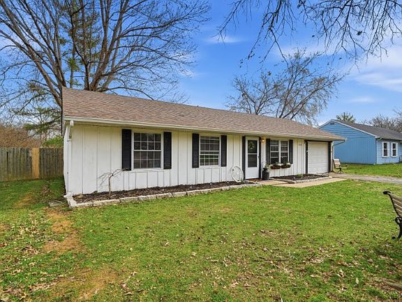 5th image of 1528 W Meadowbrook Dr