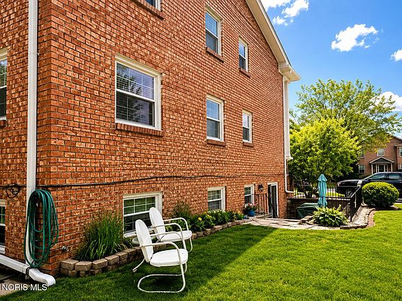 5th image of 4634 W Sylvania Ave APT 1