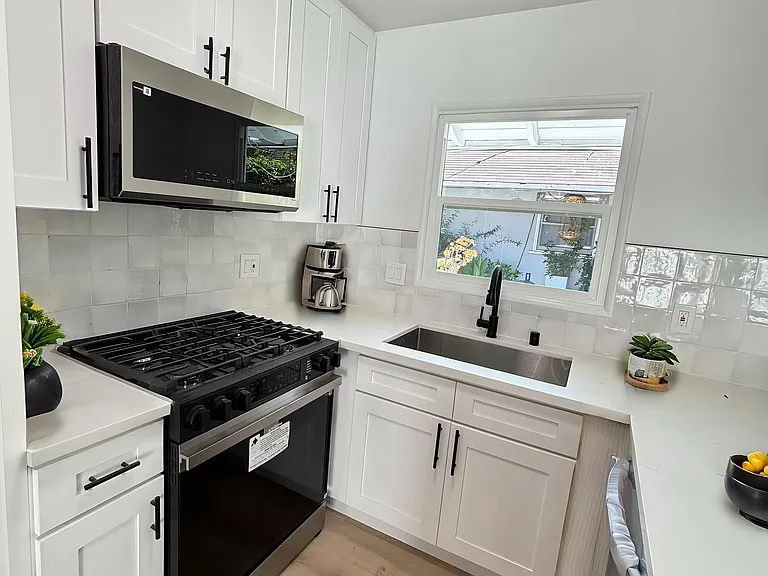 1531 W Ball Rd #B — Photo 3