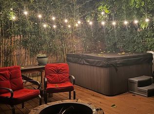 327 Ashby St, Alexandria, VA 22305