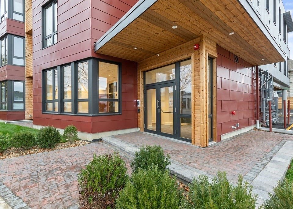 1st image of 240 Salem St #2H