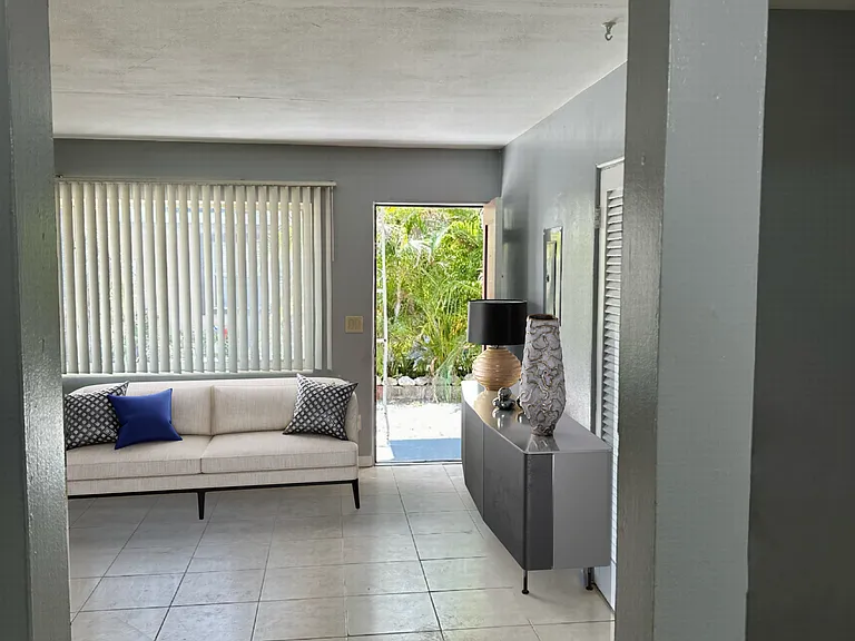 522 Florida Ave — Photo 9
