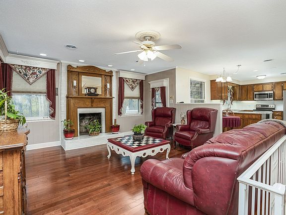 3rd image of 216 Norma Ct