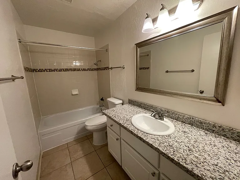 2811-15 E Street — Photo 16