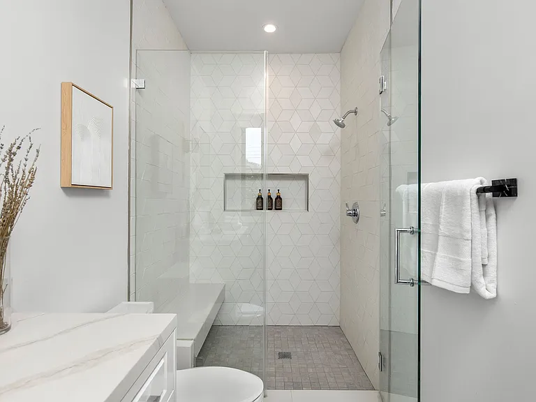 1716 Courtney Ave — Photo 46