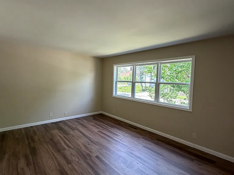 2313 Brown St — Photo 5