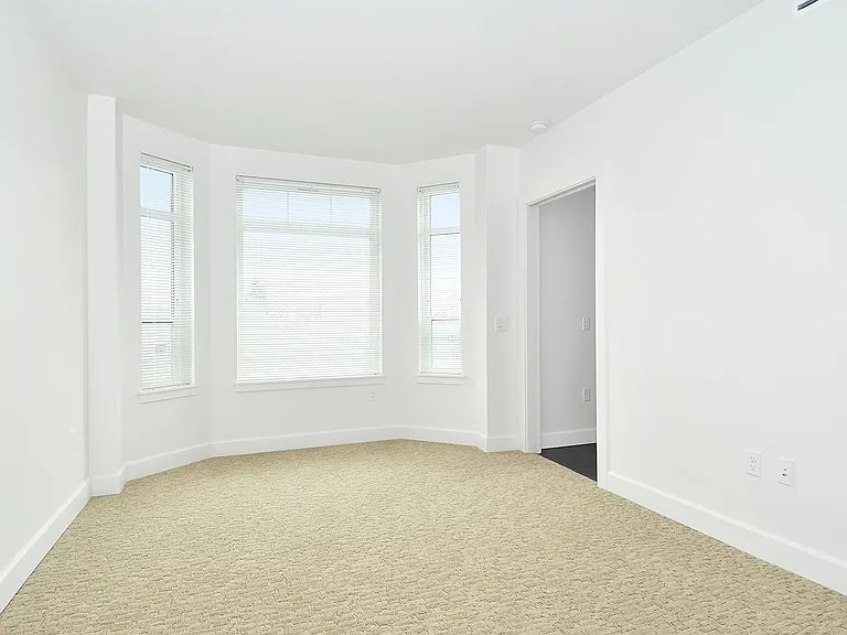 21 Astor — Photo 26