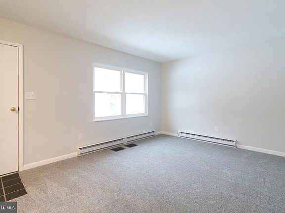 5th image of 109 Amblewood Way