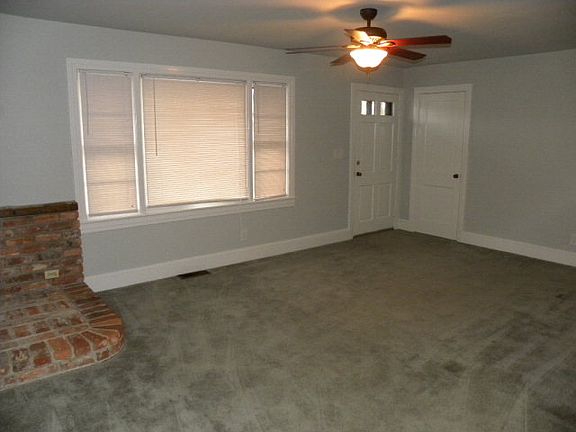 5th image of 925 Green St