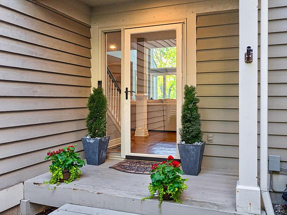 3rd image of 6029 Glenbarr Pl
