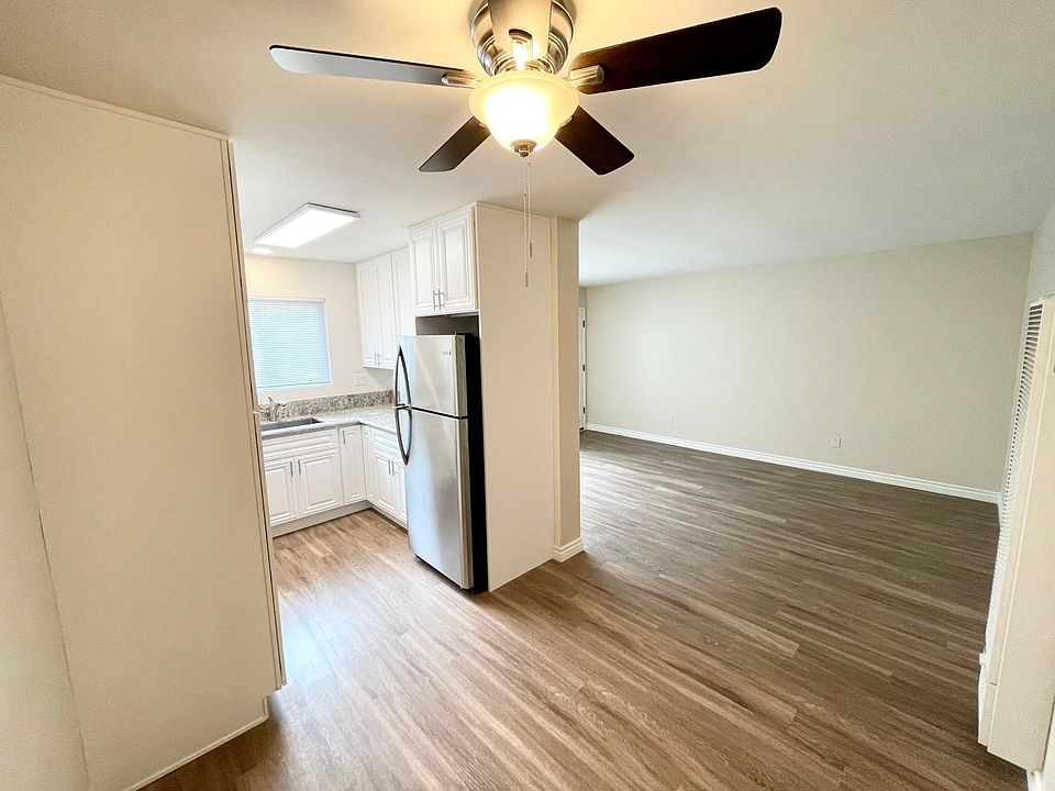 1st image of 1819 Chalcedony St #2