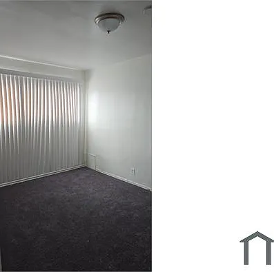 2 bed, $2,061 — Photo 4