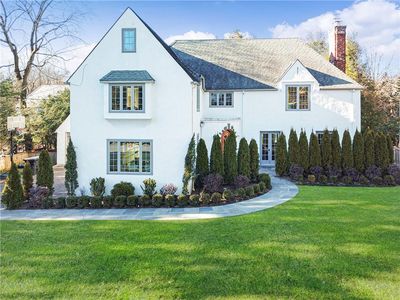 19 Shawnee Road, Scarsdale, NY, 10583