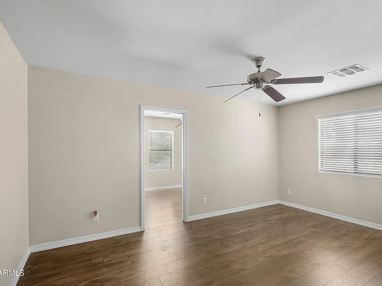 2501 S 255th Dr — Photo 32