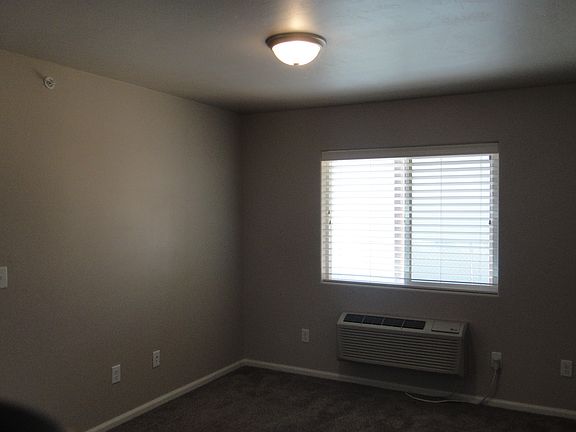 4th image of 829 N Grant St