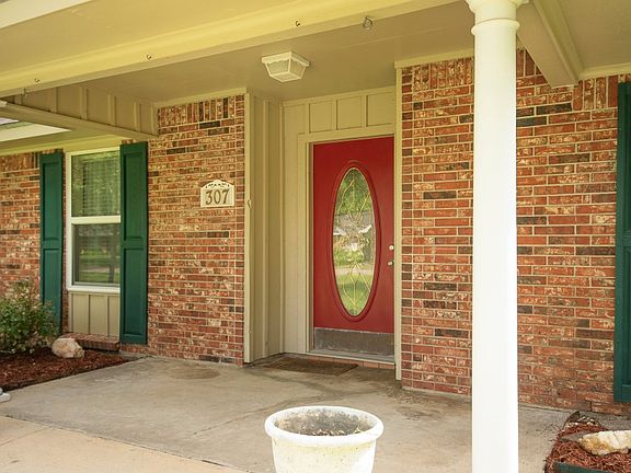 3rd image of 307 Chastant Blvd