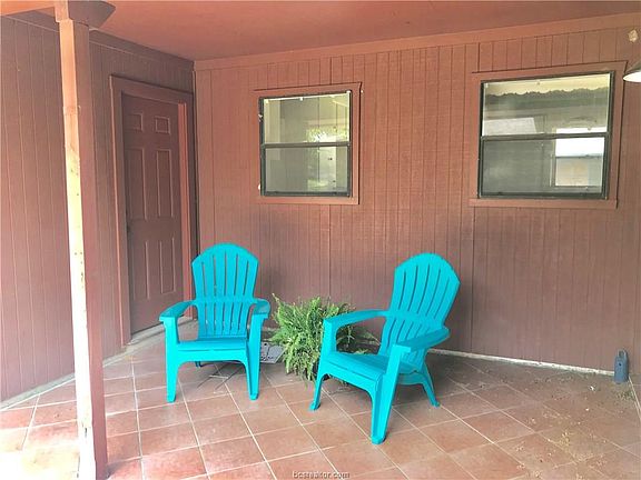 3rd image of 1434 Magnolia Dr