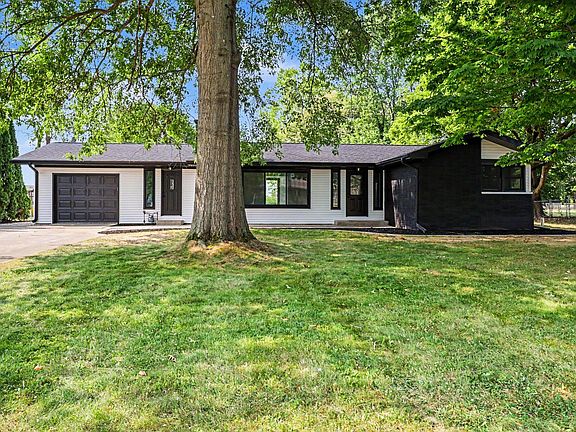 2nd image of 220 Pennbrook Trl