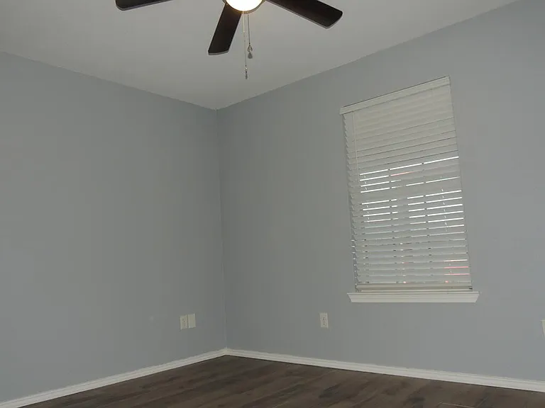 1003 N Doris Ave — Photo 17