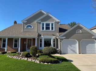 1808 Maryland Dr, Elk Grove Village, IL 60007