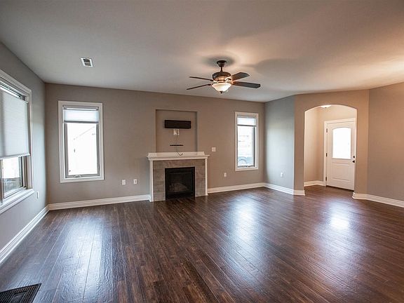 3rd image of 2125 Buckner Dr