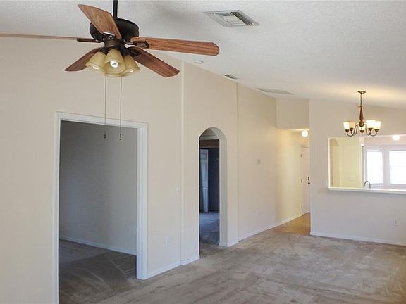 4th image of 4430 Country Hills Blvd