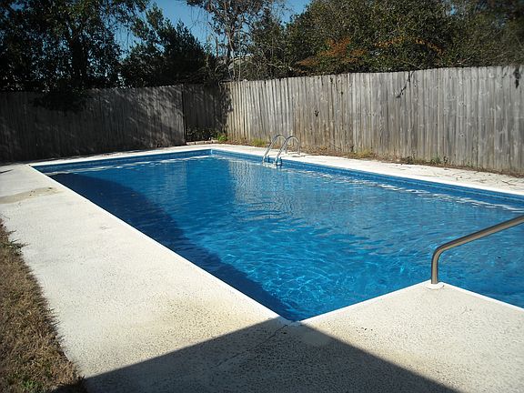 4th image of 208 Dogwood Ln