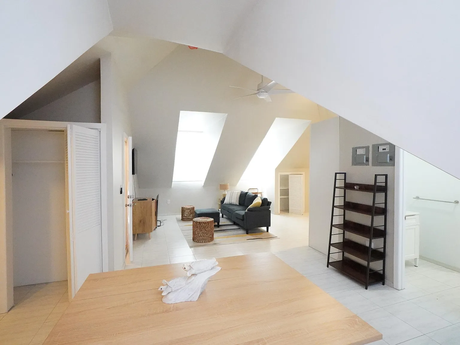 Studio, $2,400 — Photo 1