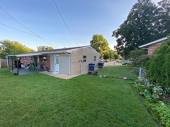 3rd image of 1701 Mary Hubert Ct