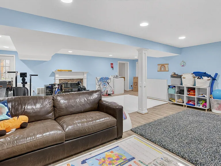 5703 Cromwell Dr — Photo 30