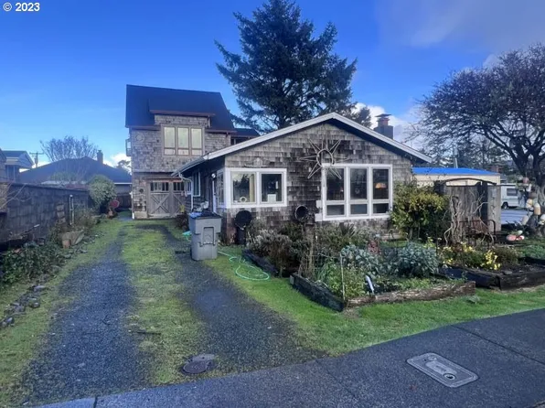 412 Avenue U, Seaside, OR 97138