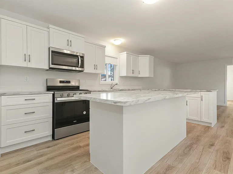 24330 Fraser Hwy — Photo 10