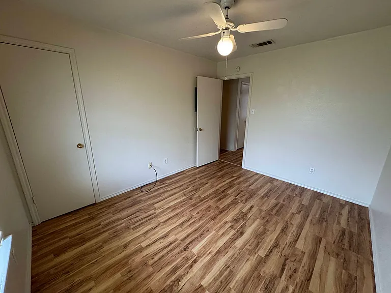 1701 Benttree Dr — Photo 15