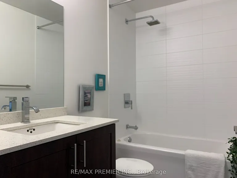 3600 Highway 7 #Penthouse O2 — Photo 18