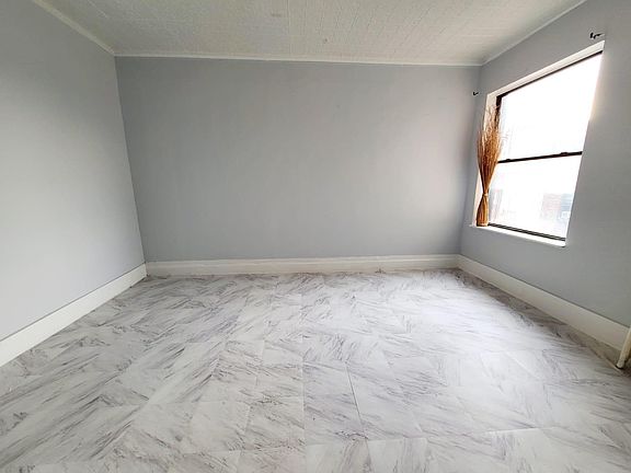 5th image of 932 Wheeler Ave #7A