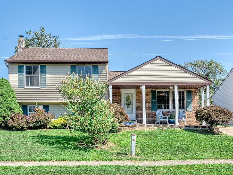 1st image of 217 Brittany Dr