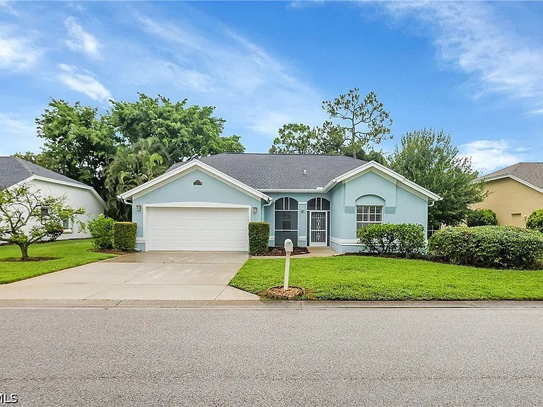 22203 Seashore Cir — Photo 2