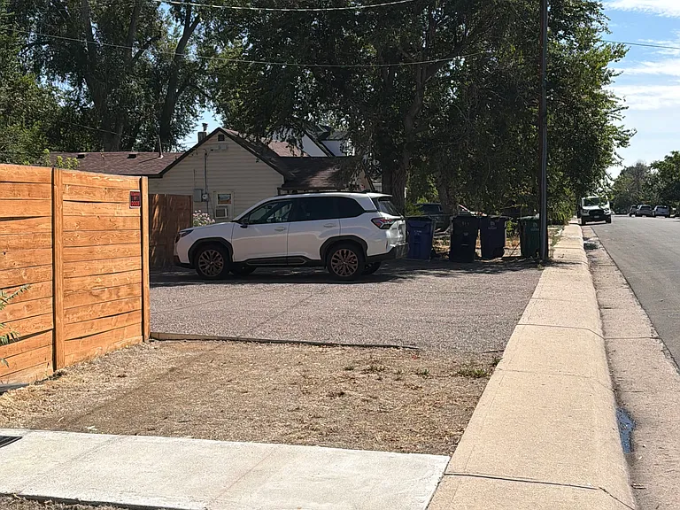 514 S Lowell Blvd — Photo 21