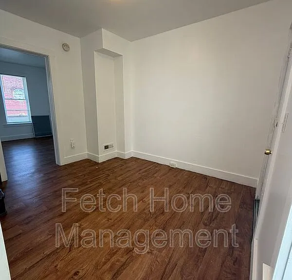 236 W Mifflin St — Photo 2