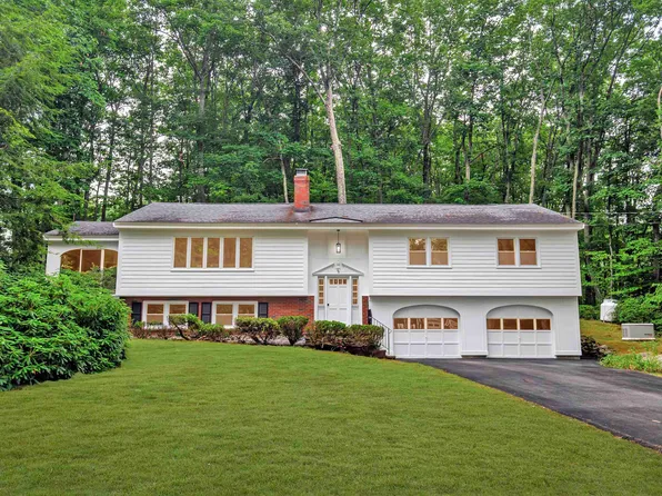 46 Birchwood Circle, Bedford, NH 03110