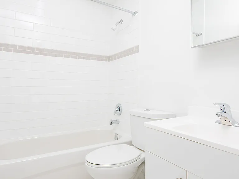 655 Mohawk Rd E — Photo 13